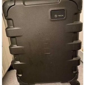 tumi teck carry on